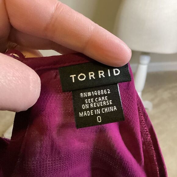 Ladies Torrid Textured Woven Tie Waist‎ Blouse purple Large (Torrid 0) - Picture 4 of 5